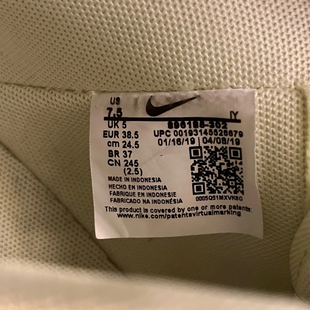 Bright yellow and white Nike Air Force 1 ‘07 Premium. Women’s size 7.5. - Picture 2 of 5
